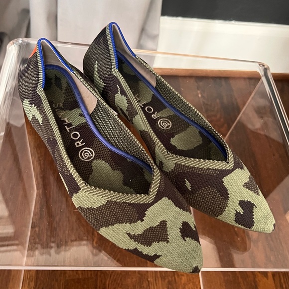 Rothy's Shoes - Camo Rothy’s Points
